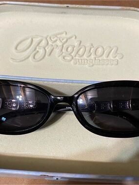 Vintage Brighton Black Oval Women's Sunglasses